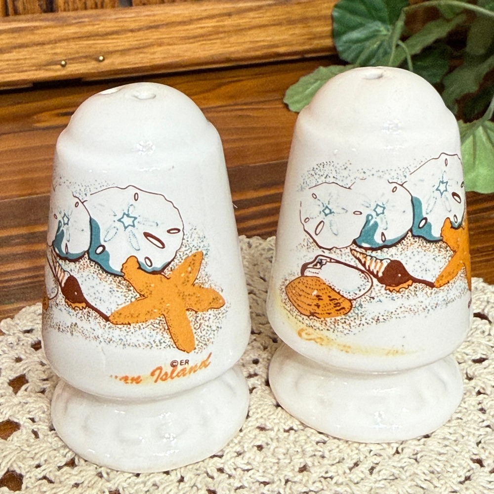 ER Salt and Pepper Shakers White Good Sanibel Island Beach Starfish